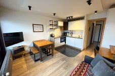 Apartment in Morzine - Apartment Le Schuss Sleeps 1-6 Central Morzine