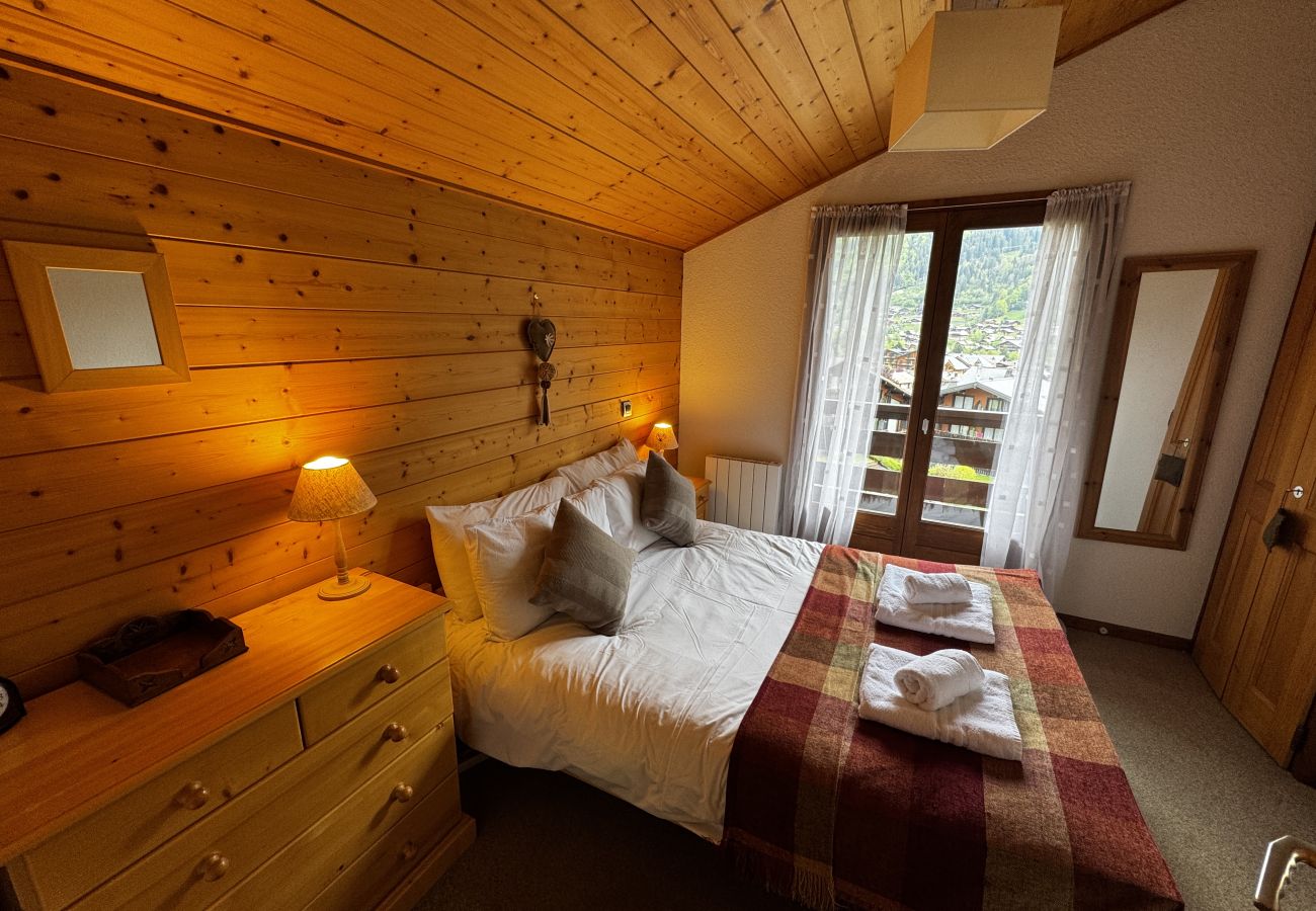 Apartment in Morzine - Apartment La Corniche, Central Morzine, sleeps 6